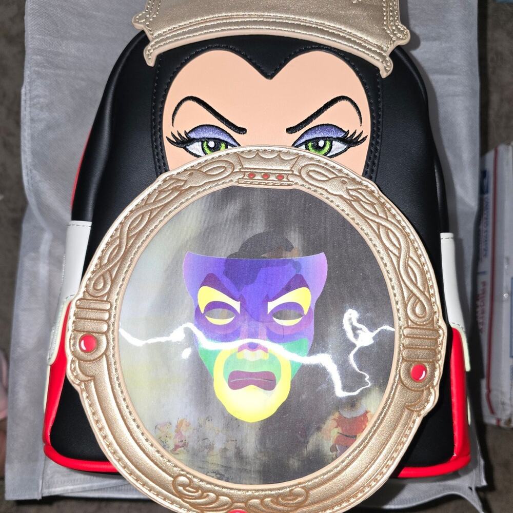 NWT Loungefly Limited Edition 2021 Funkon convention Disney Evil Queen w Mirror